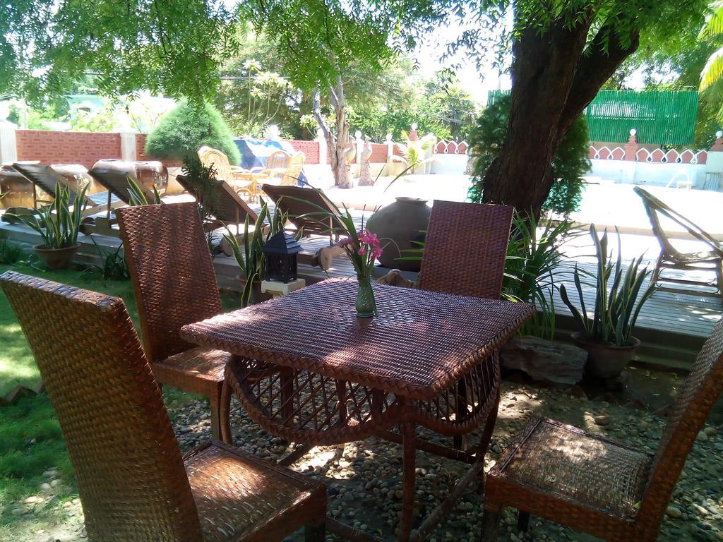 Lawkanat Hotel Bagan Bagian luar foto