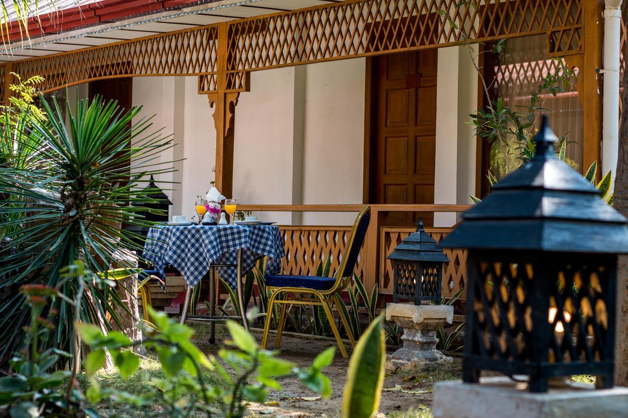 Lawkanat Hotel Bagan Bagian luar foto